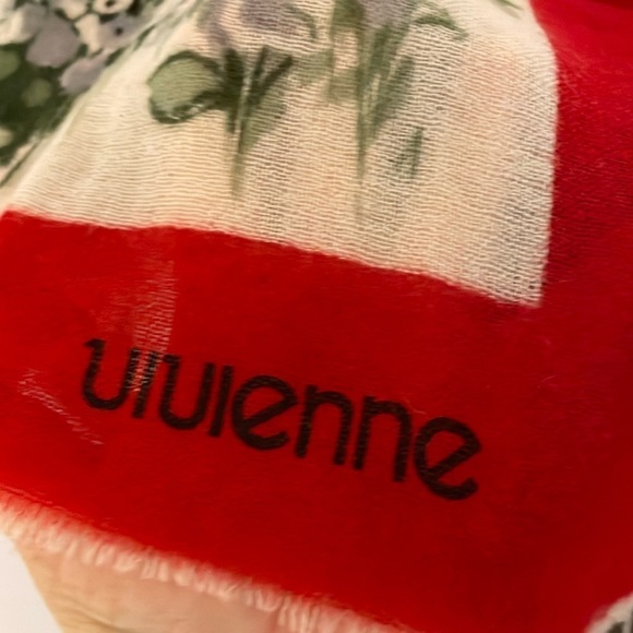 Vivienne Vintage Raw Edge Floral Square Scarf - Picture 2 of 16